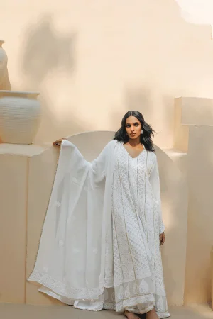Mushk Ivory Ensemble – A Symphony of Purity and Elegance